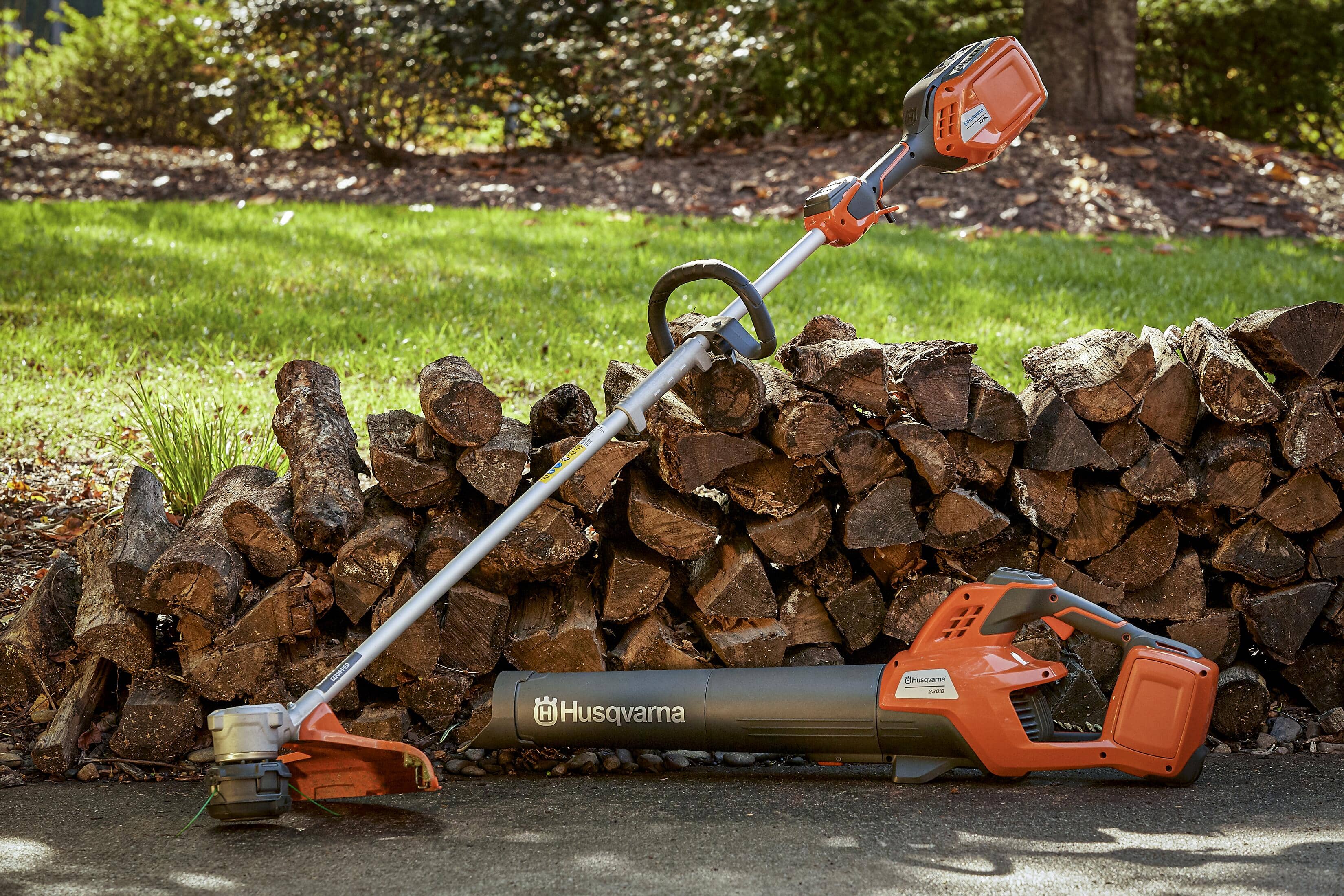 Husqvarna battery powered deals blower